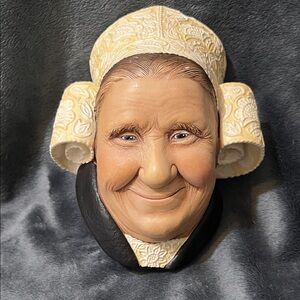VINTAGE 1982 chalkware Bossons bust bretonne lasdy